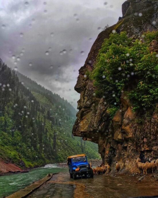 Kashmir Jeep Track